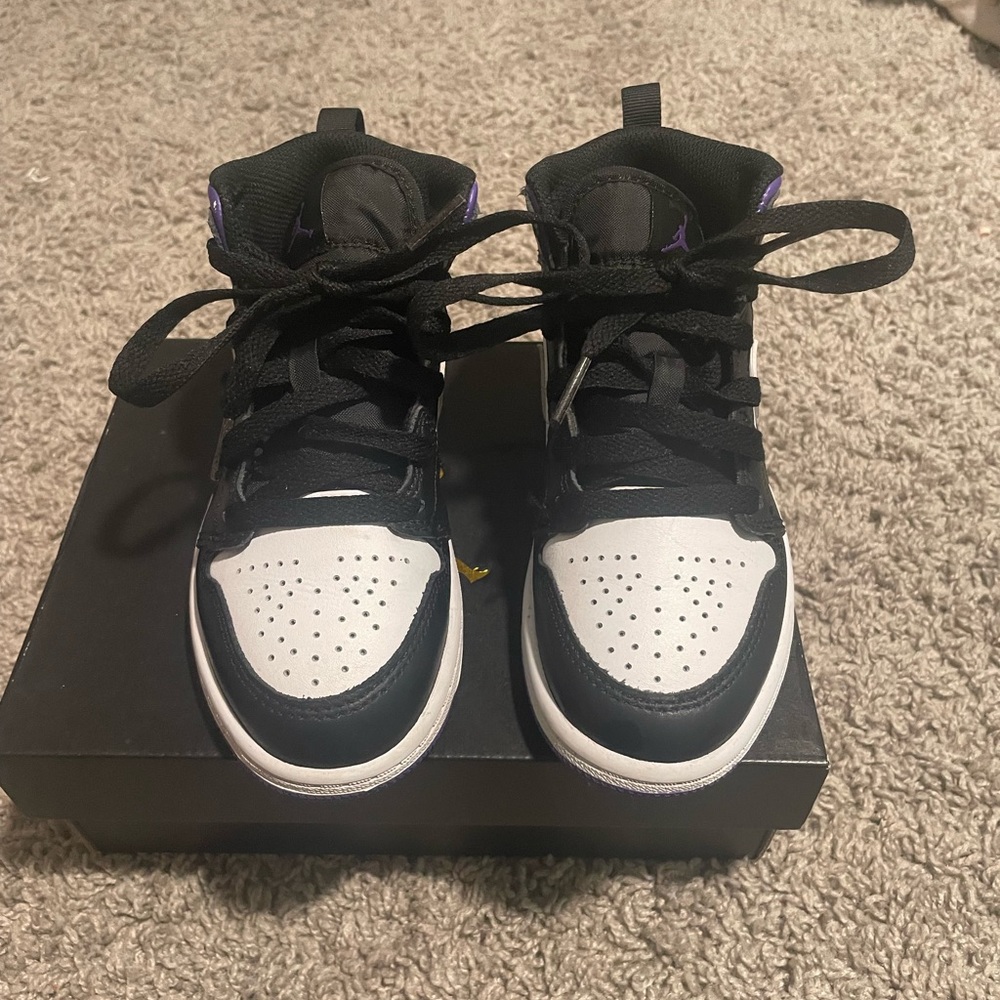 Gently warn Mid Nike Dunks